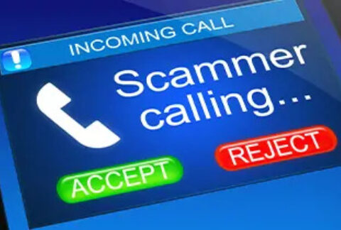 Mobile phone screen showing incoming scammer call